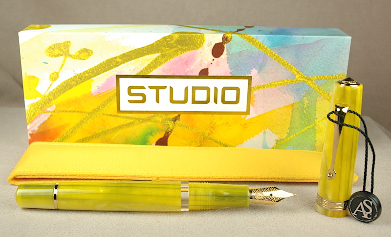 Pre-Owned Pens: 5588: Armando Simoni Club: Studio